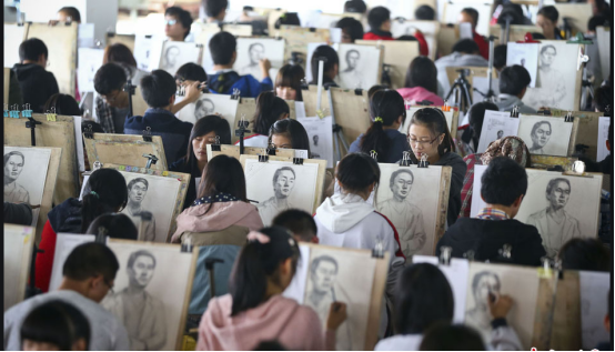 2025高三艺考：梦想与挑战并存的旅程